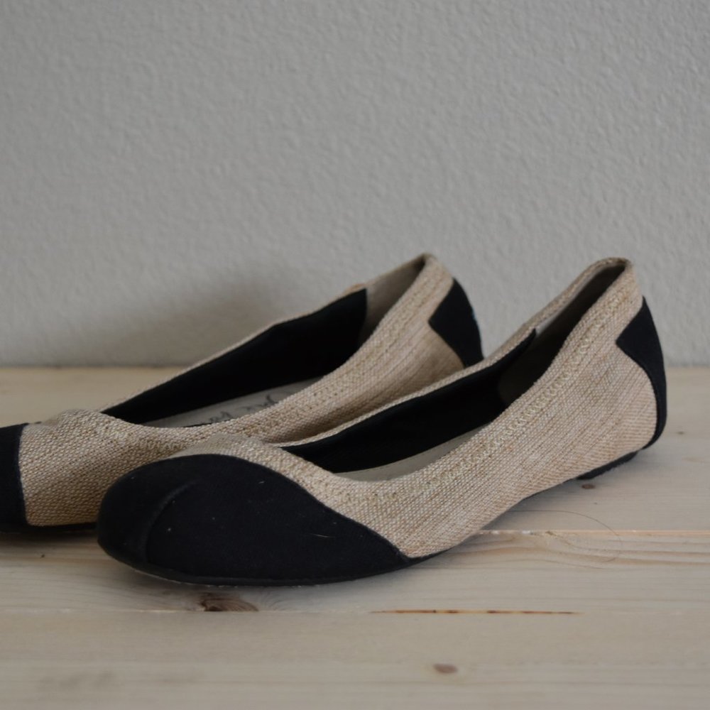 Toms One For One Slip Ons W7